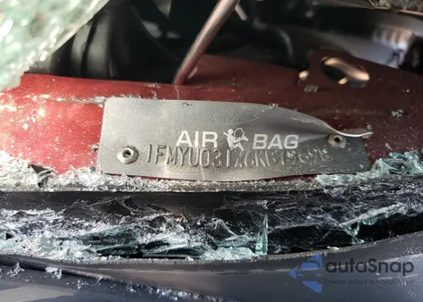 2006 Ford Escape Xlt z USA, uszkodzony, nr VIN 1FMYU031X6KB79698